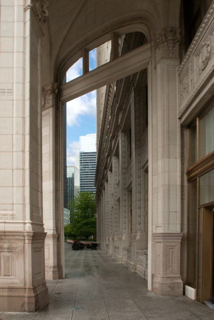 detail of arch in Chicago building